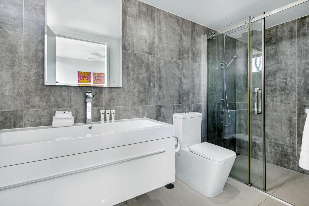 Modern Contemporary Southport Apartment - Coasthm Голд-Кост Экстерьер фото